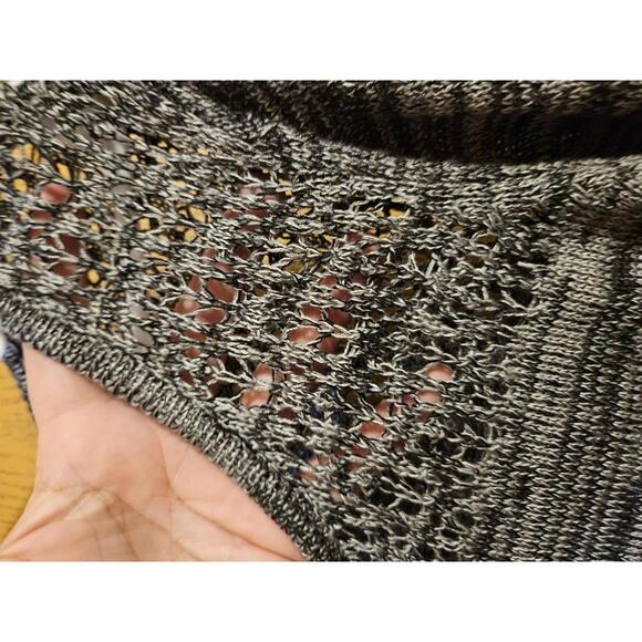 One World sweater - Picture 4 of 8